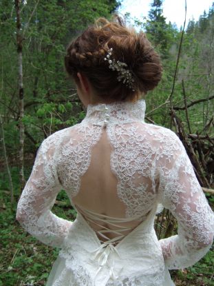 Dentelle de Calais robe de mariée Bandi, l'Atelier du mariage Suisse